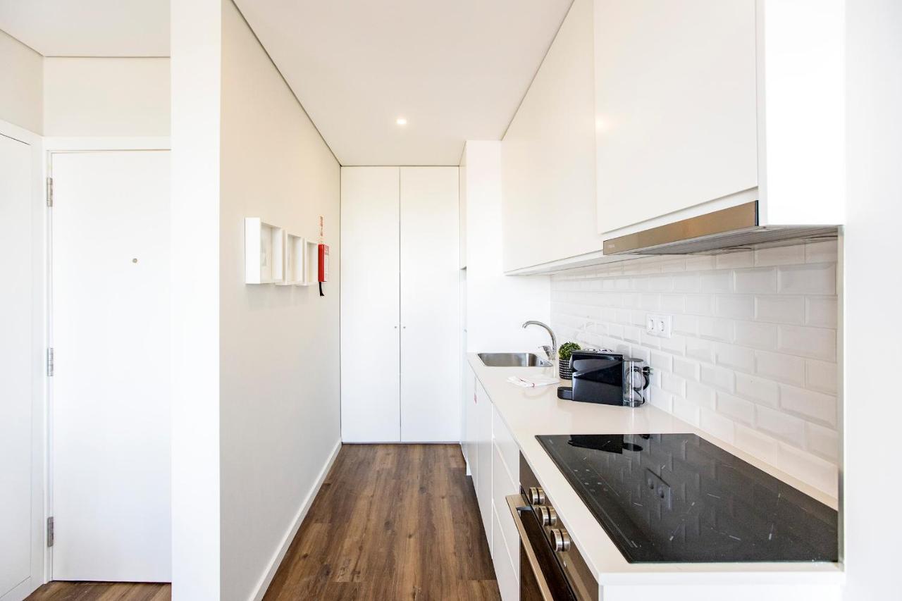 Elegant Studio W/ Ac & Balcony By Lovelystay Porto Exterior foto