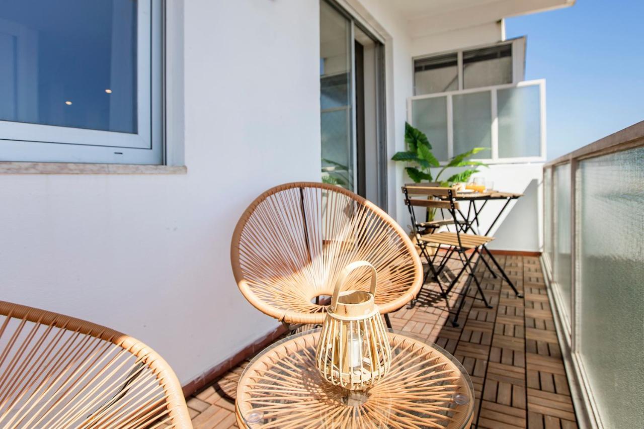 Elegant Studio W/ Ac & Balcony By Lovelystay Porto Exterior foto