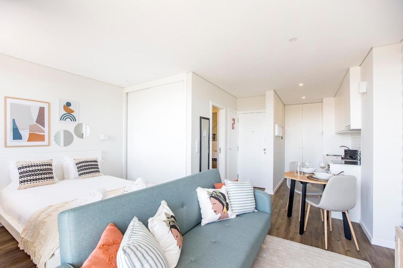Elegant Studio W/ Ac & Balcony By Lovelystay Porto Exterior foto